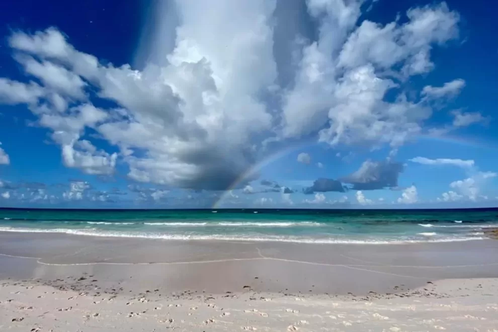 luxury house rental in Bahamas