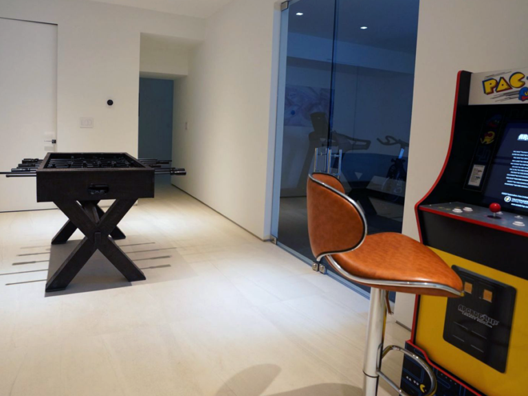 luxury villa rental in Harbour Island