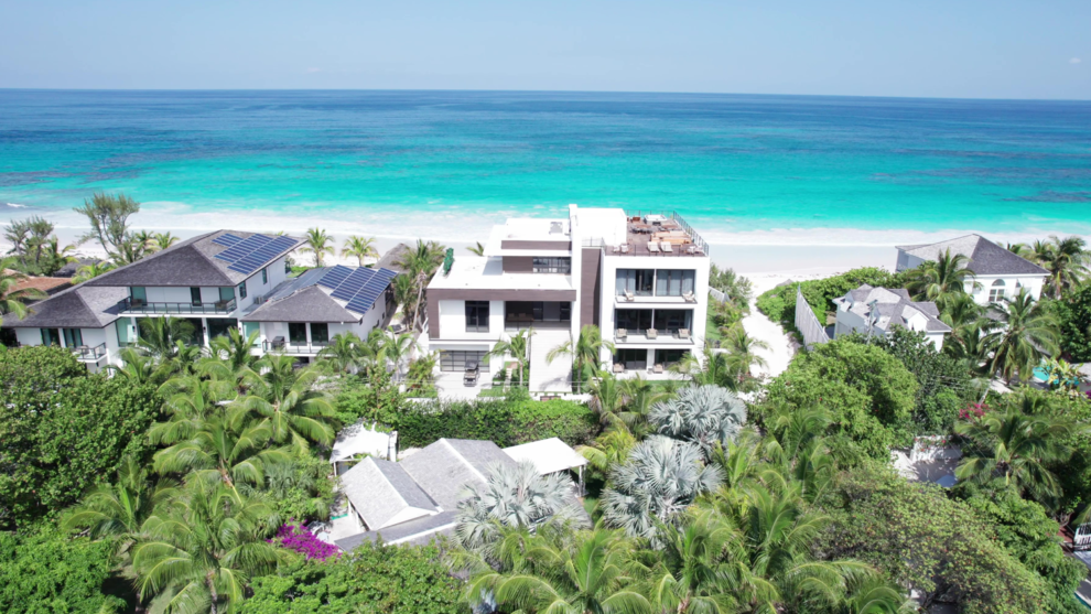 luxury rental house in Bahamas